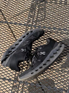 On Cloud Running Black Cloudflyer Running Shoes US M 10